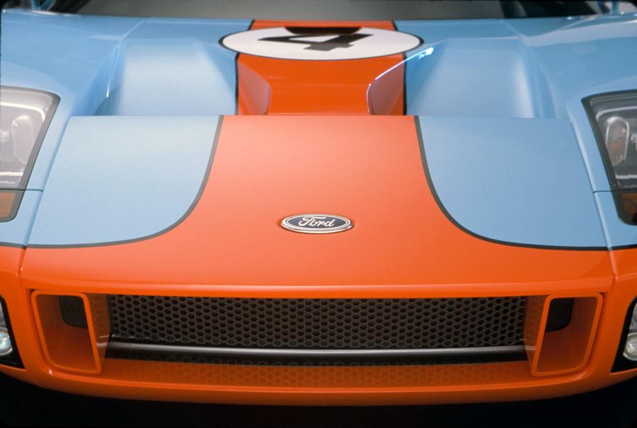 Детали экстерьера Ford GT40 Concept 2002 года  (фото 32 из 102)